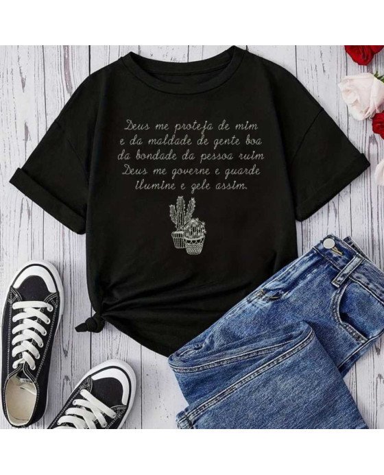 Camisa Bordada com Oração Deus Me Proteja Moda Católica