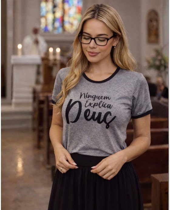 Baby Look Feminina Cristã Bordada “Ninguém Explica Deus ” Baby Look Feminina Cristã Bordada “Ninguém Explica Deus ”