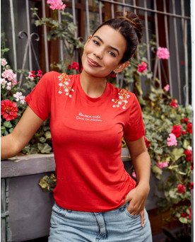 Baby Look Feminina Bordada “Floresça Onde Deus Te Plantar” – Fé, Delicadeza e Propósito