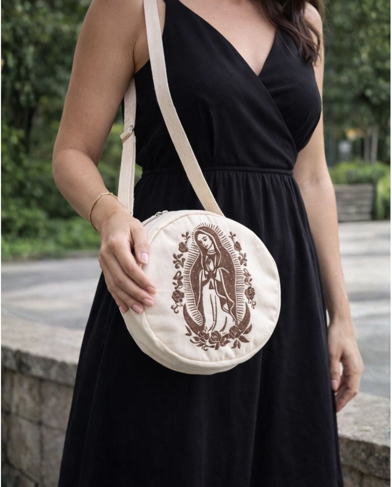 Bolsa Católica Bordada Nossa Senhora Aparecida e Guadalupe Redonda Bolsa Católica Bordada Nossa Senhora Aparecida e Guadalupe Redonda
